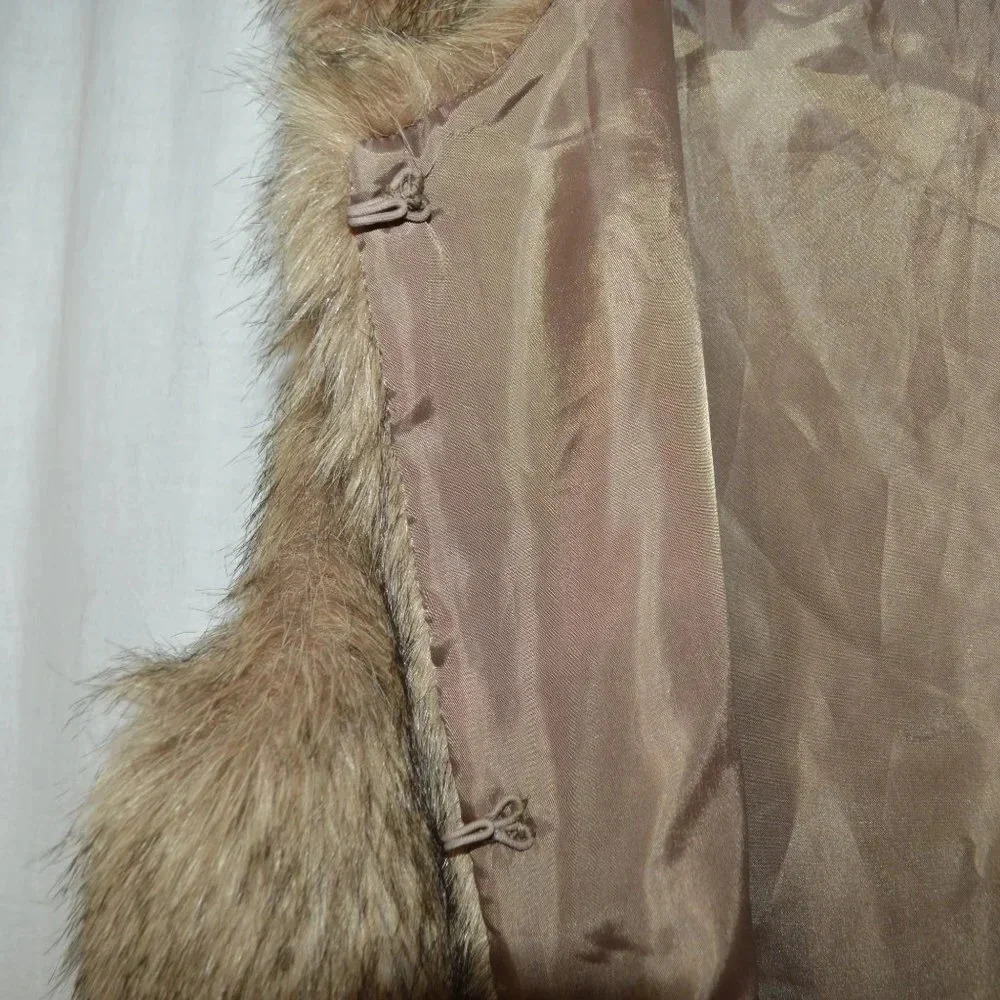 Polly Esther Women Brown Faux Fur Vest M/L - Picture 3 of 6